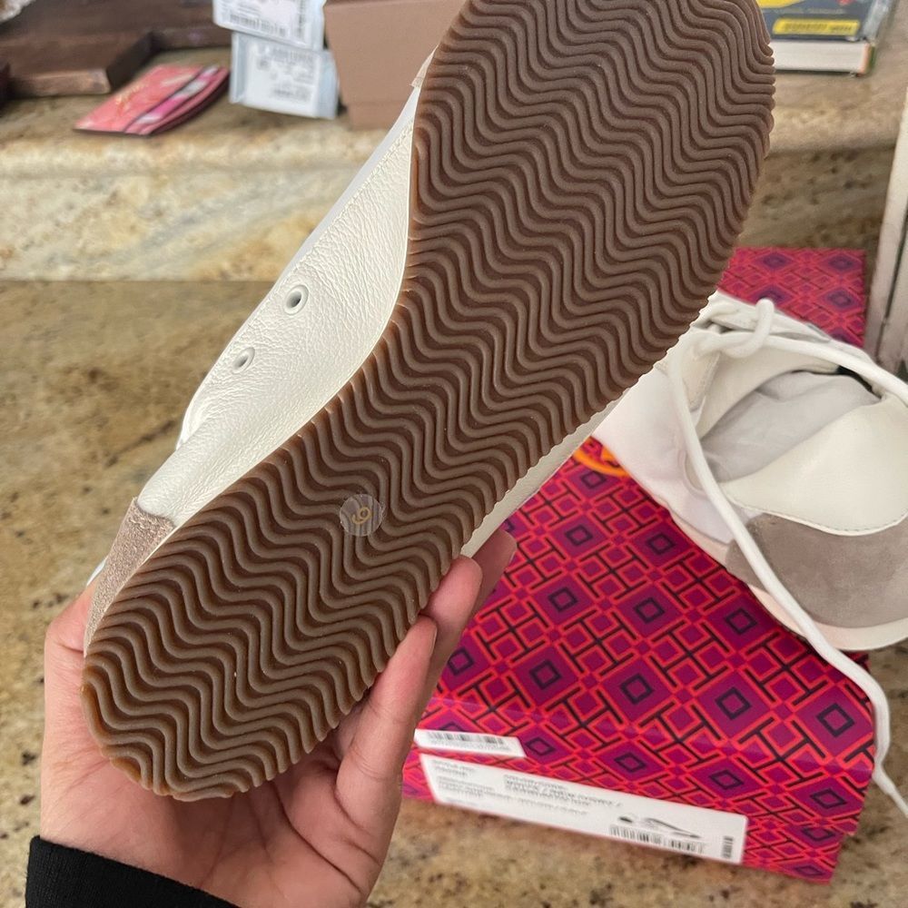 New Tory Burch leather sneakers - Picture 6 of 9